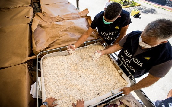 警方檢獲大量安非他命。（圖源：互聯網）