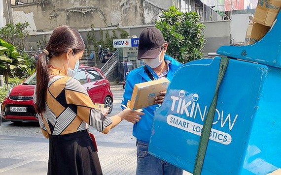 在線購物並上門送貨。