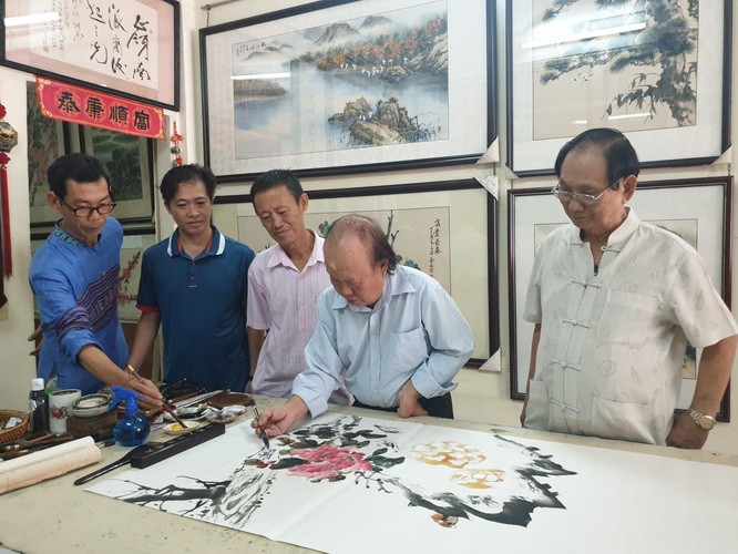 五位華人畫家創作交流 ảnh 1