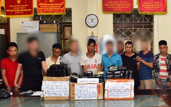 被刑拘的涉案嫌犯。（圖源：明全）