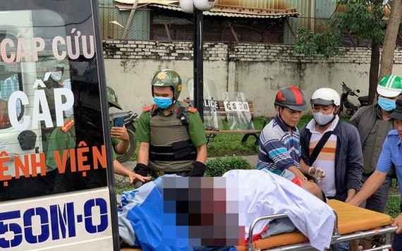 職能力量將阿L.送上救護車運往醫院急救。