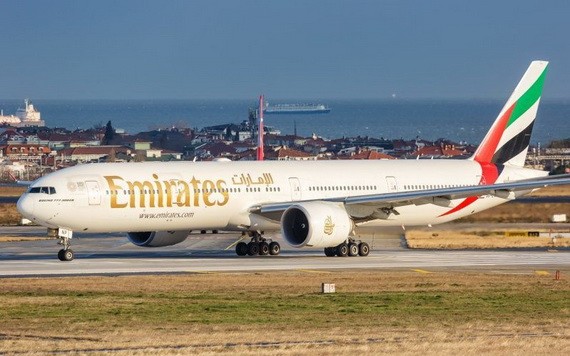 因受新冠肺炎疫情衝擊，阿聯酋航空公司恐將裁員 9000 人。（圖源：AP）