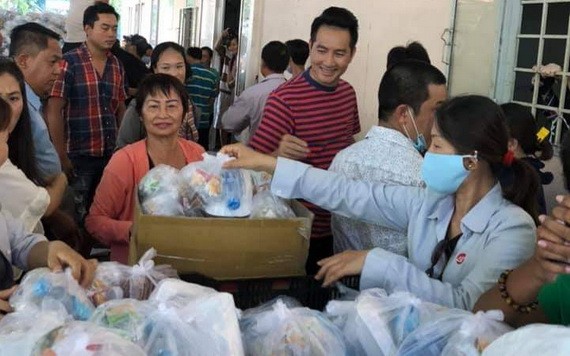 慈善團於日前到市第二兒童醫院展開慈善工作。