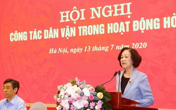 中央民運部長張氏梅在會上致開幕詞。（圖源：芳英）