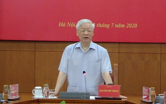 黨中央總書記、國家主席、中央肅貪指委會主任阮富仲主持會議並發表講話。（圖源：越通社）