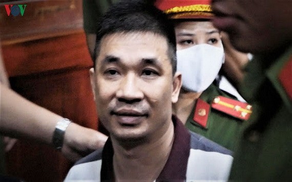 特大非法生產毒品、毒販團夥頭目文敬楊（中）被判死刑。（圖源：VOV）