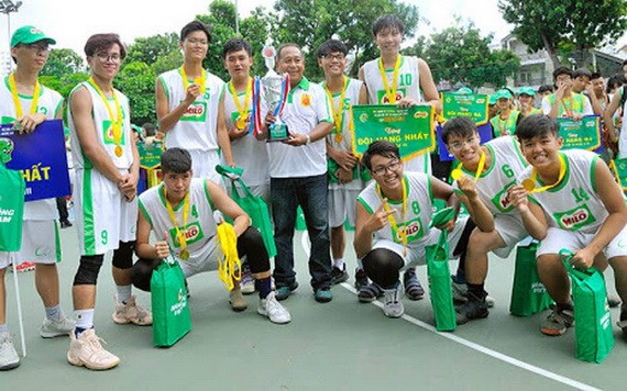 第三郡明開學校奪得高中組第一名。