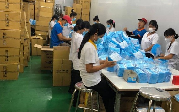 職能力量對南英公司進行突檢時的現場。（圖源：海燈）