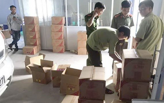 職能力量對立發公司燕窩生產廠進行突擊檢查。（圖源：平定報）