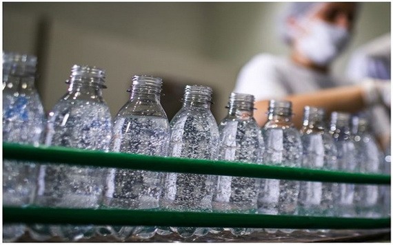 不少人誤信飲用高濃度酒精能殺病毒。（示意圖源：互聯網）