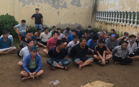 被扣留的賭徒。（圖源：警方提供）