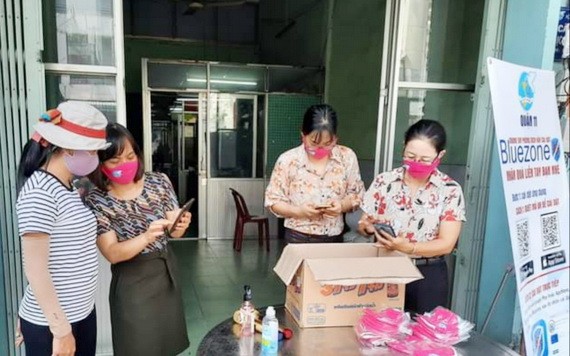 第十一郡婦聯會展開下載BLUEZONE應用程式防疫獲贈送口罩活動。