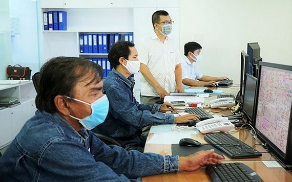 電力部門人員連續值勤以確保為民眾和重要區域、包括各隔離區供電工作不間斷。