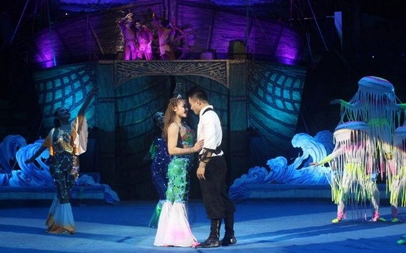 可以將節目分成小部分在網上播放。