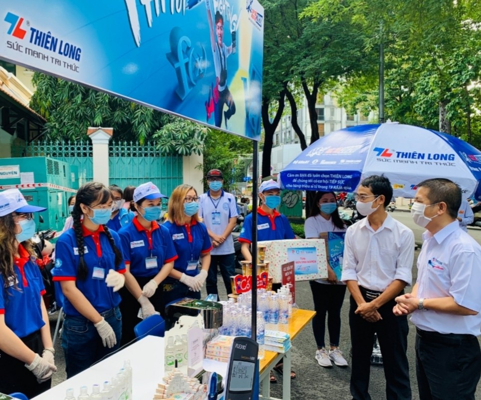 考生接力活動作好抗疫工作 ảnh 1