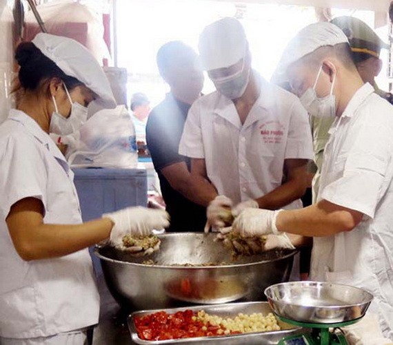 消費者應購買確保食品衛生安全的 中秋節食品。