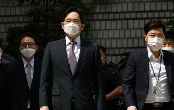 三星電子副會長李在鎔（中）。（圖源：互聯網）