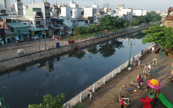第八郡木塢涌整頓後自助提高該區域居民的生活質量。
