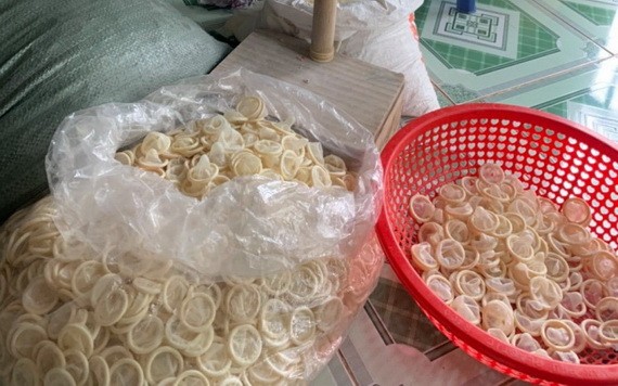 被查獲的已用安全套。（圖源：互聯網）