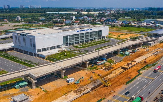 新東區車站將於10月10日投入營運。