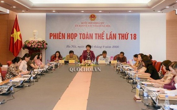 國會社會問題委員會第十八次全體會議現場。（圖源：Quochoi.vn）