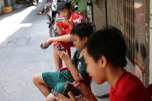 淺談學生帶手機上課利與弊 ảnh 1