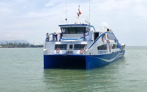 芹耶-頭頓海上渡輪可運載逾250名乘客、100輛摩托車與15輛汽車和卡車，預計每天有24航班。（圖源：杜鸞）