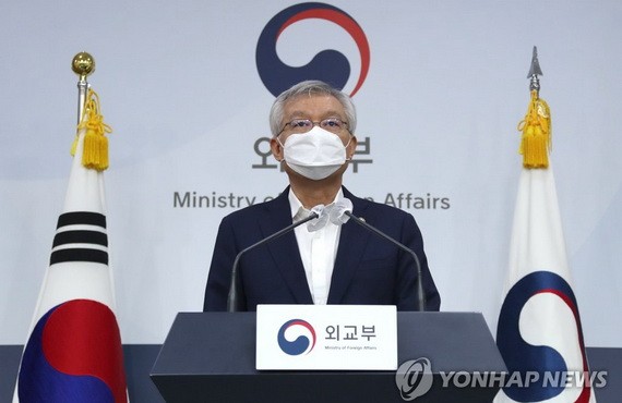 10月6日，外交部第二次官李泰鎬公佈韓日特別入境制度內容。（圖源：韓聯社）