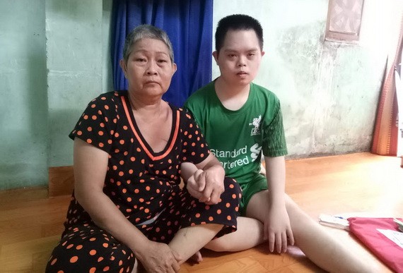 可憐母子倆都患病。