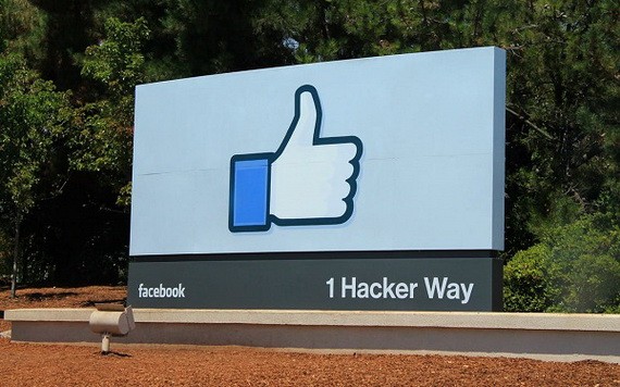 臉書表示，將加大對QAnon的打擊力度，刪除更多致力於在社交媒體上蓬勃發展的陰謀論運動的團體和頁面。（圖源：互聯網）