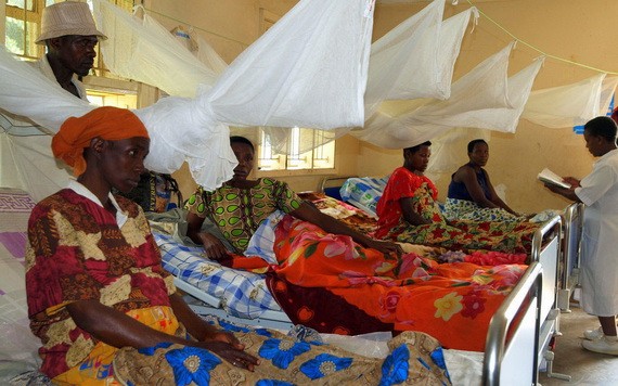 在烏干達首都坎帕拉西南400公里處，人口基金會支持建設的一個衛生中心，讓婦女在懷孕的最後階段可以保持舒適，避免艱苦旅行。（圖源：聯合國）