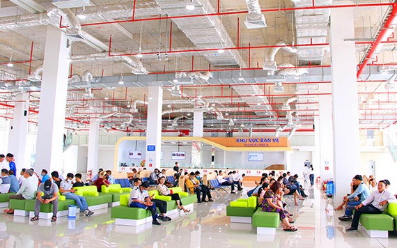 車站大廳的空間寬敞，設備現代化。（圖源：越勇）