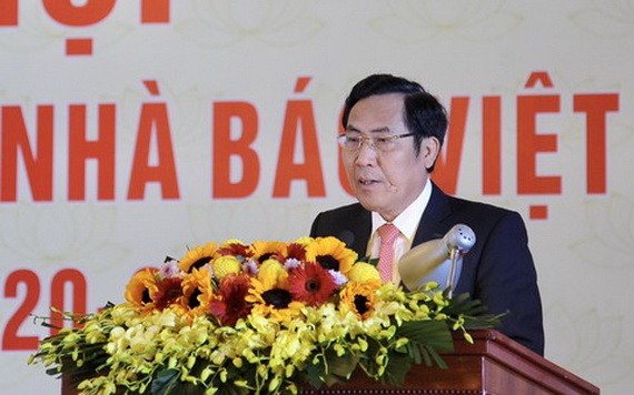 越南新聞工作者協會主席順友在大會上致詞。（圖源：梅鸞）