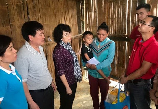 政府總理慰問廣南與廣義省災民 ảnh 1