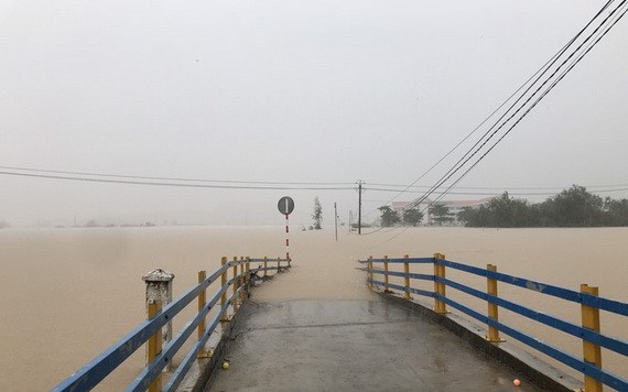 11月10日下午2時30分，萬平鄉平忠1村一片汪洋。（圖源：呂胡）