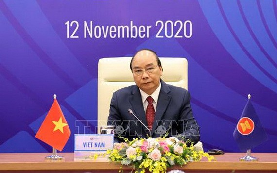 政府總理阮春福主持會議。（越通社）