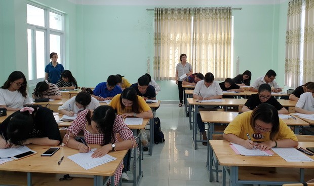 第五郡勞動聯團關照貧困教師 ảnh 1