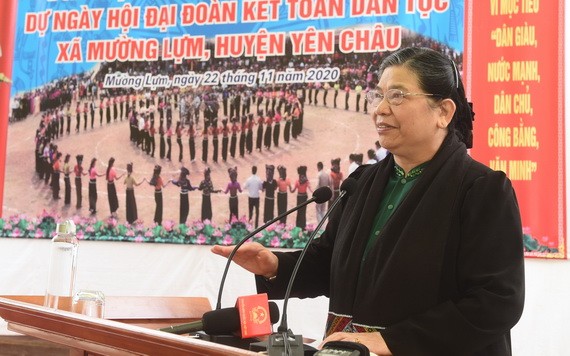 國會常務副主席從氏放在會上發表講話。（圖源：baochinhphu.vn）