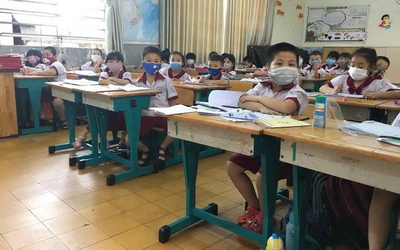 在課堂上學生不能脫口罩。