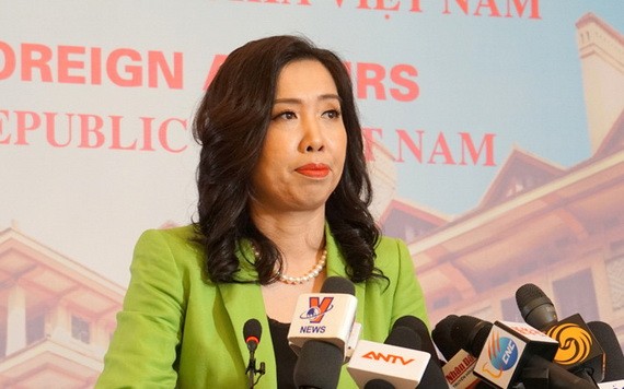 外交部發言人黎氏秋姮在新聞發佈會上回答記者提問。（圖源：武英）