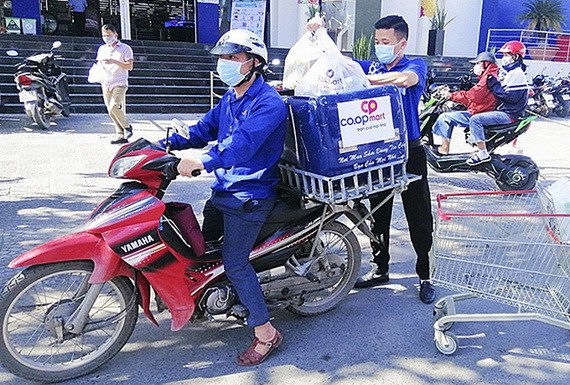 各家超市已提供送貨服務。