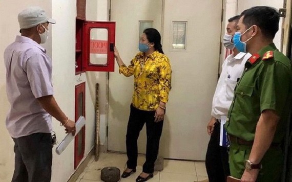 第十郡祖國陣線委員會監察消防工作。