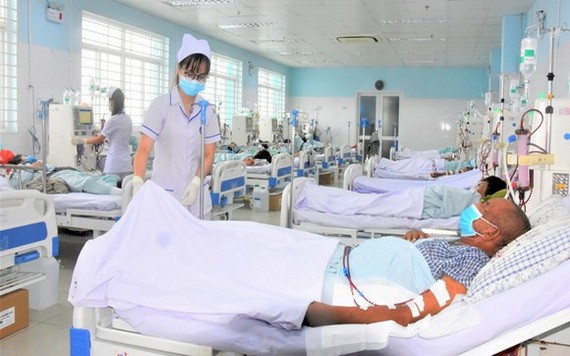 第七郡醫院血液透析區每天收治近60名病人。