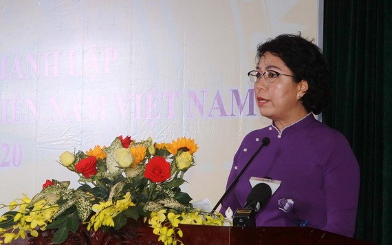 市越南祖國陣線委員會主席蘇氏碧珠在會上致詞。（圖源：越通社）