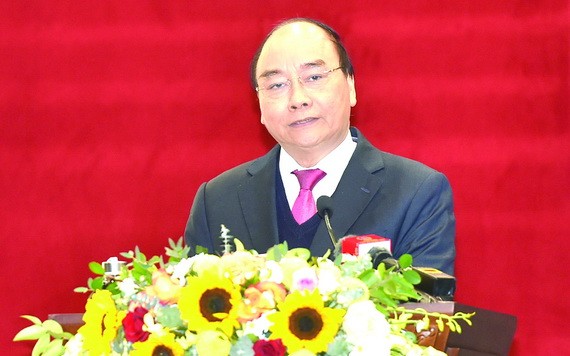 政府總理阮春福在會上發表指導意見。（圖源：VGP）