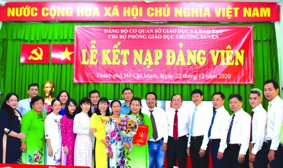 市華語成人教育中心致力發展新黨員