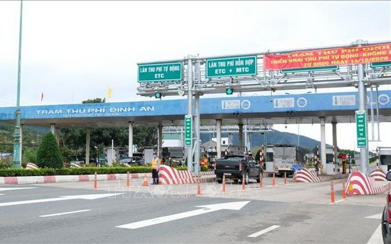 不停車收費系統使車輛過站更快捷。（圖源：越通社）