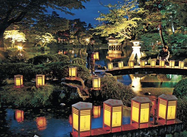 夜燈下的奇幻色彩！日本三大名園——兼六園的秋與冬！ ảnh 5