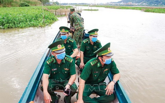 富國島邊防部隊加強開展海上巡邏監控疫情工作。