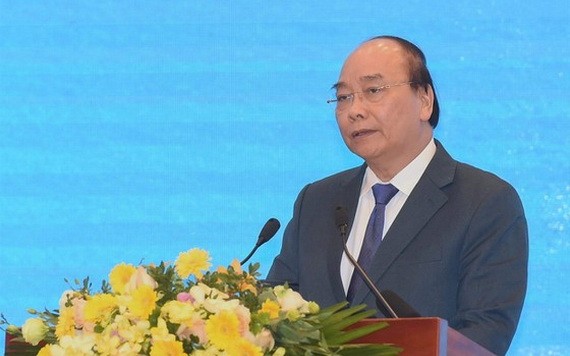 政府總理阮春福在會議上發表講話。（圖源：VGP） 